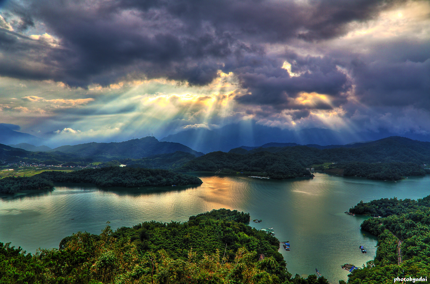 Taichung 23 sun moon lake skyline