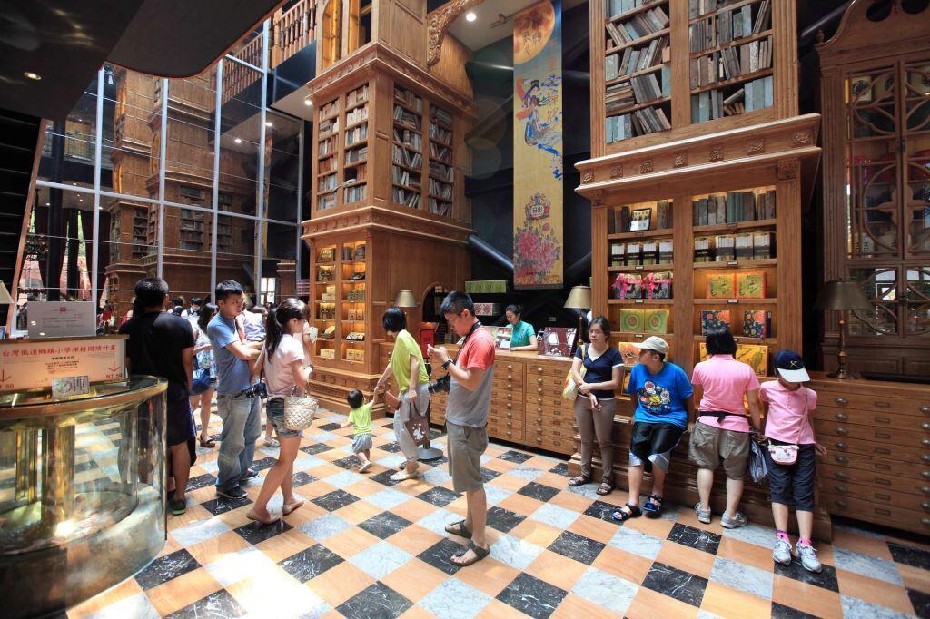 Taichung 16 miyahara opthalmology desserts interior photo
